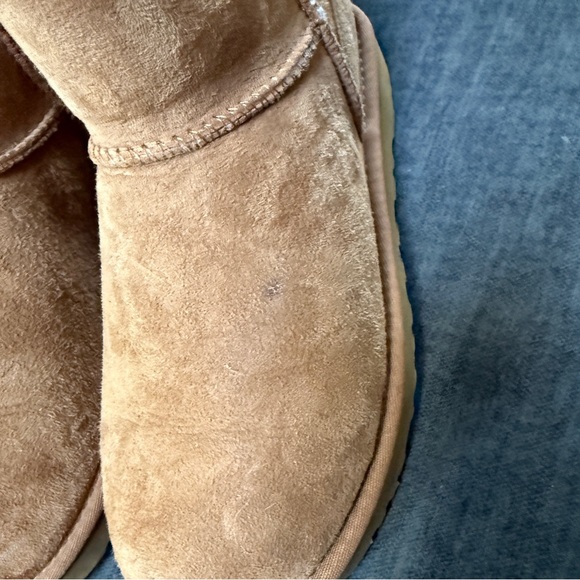UGG Classic Mini Size 8 - Picture 9 of 13